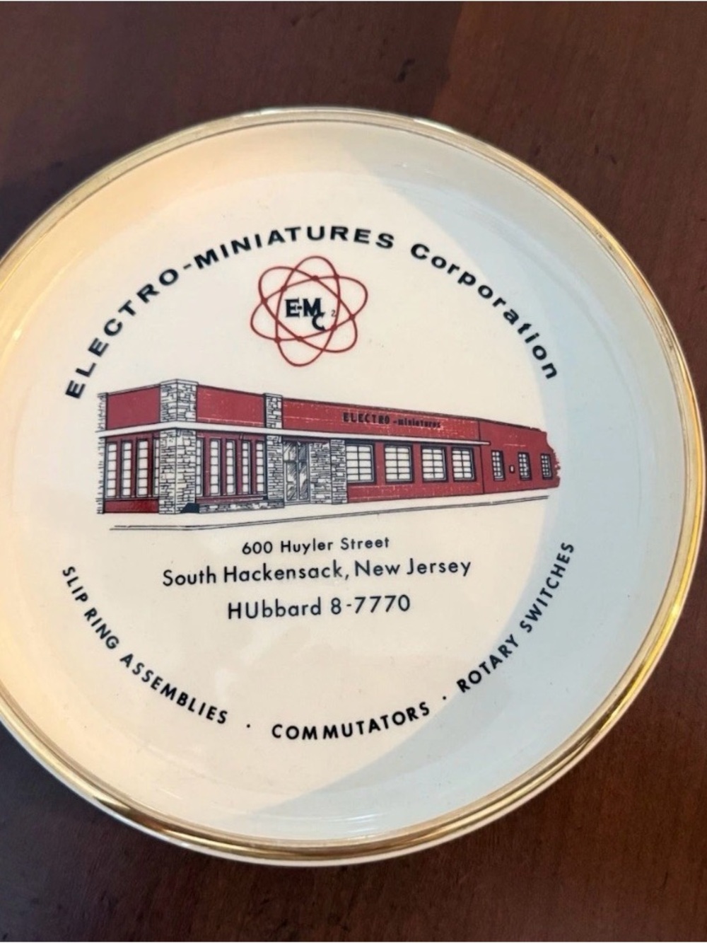 Decorative Plate in White and Red